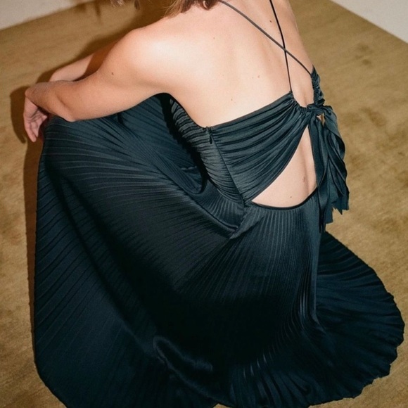 A.L.C. Aries Satin Pleated Maxi Dress Black Sz 6 - Picture 2 of 9